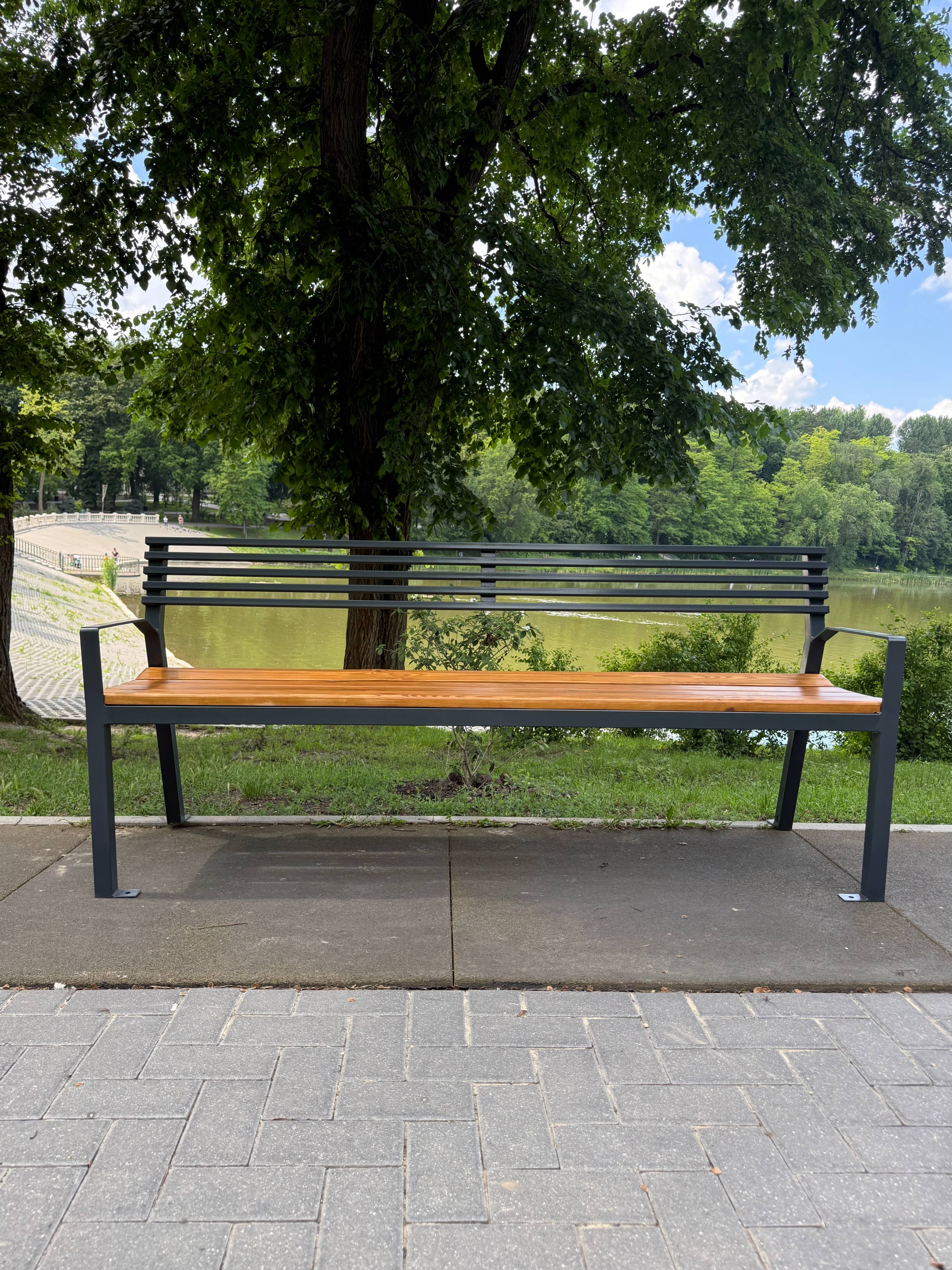 Model: Contemporană